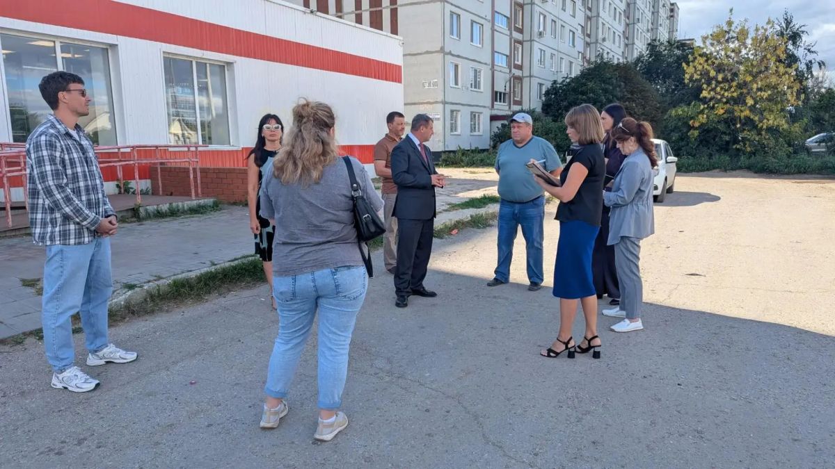 Улицу Торговую нужно приводить в порядок и благоустраивать Улицу Торговую нужно приводить в порядок и благоустраивать