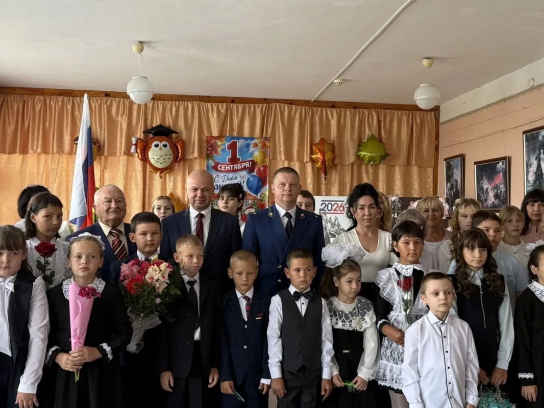 В Красноармейском, Хвалынском, Татищевском и Александрово-Гайском районах прокуроры приняли участие в мероприятиях ко Дню знаний В Красноармейском, Хвалынском, Татищевском и Александрово-Гайском районах прокуроры приняли участие в мероприятиях ко Дню знаний