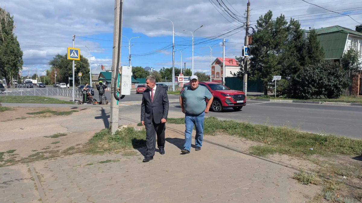 Улицу Торговую нужно приводить в порядок и благоустраивать Улицу Торговую нужно приводить в порядок и благоустраивать
