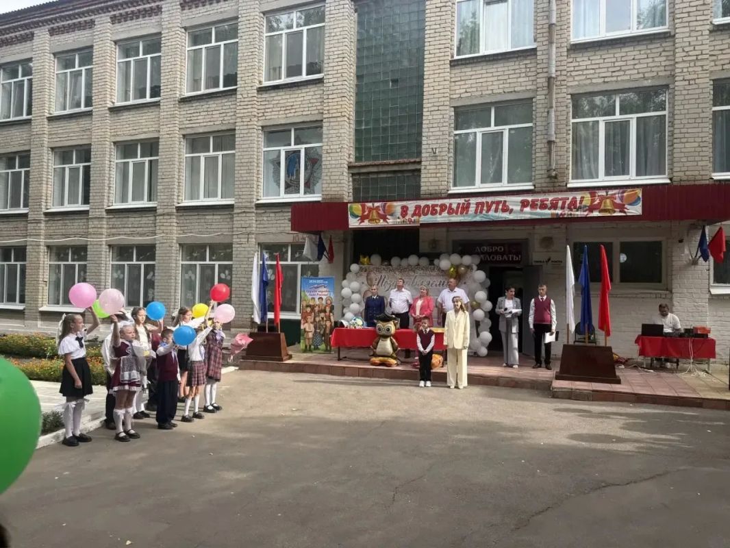 В районах Саратовской области работники прокуратуры приняли участие в торжественных линейках ко Дню знаний В районах Саратовской области работники прокуратуры приняли участие в торжественных линейках ко Дню знаний