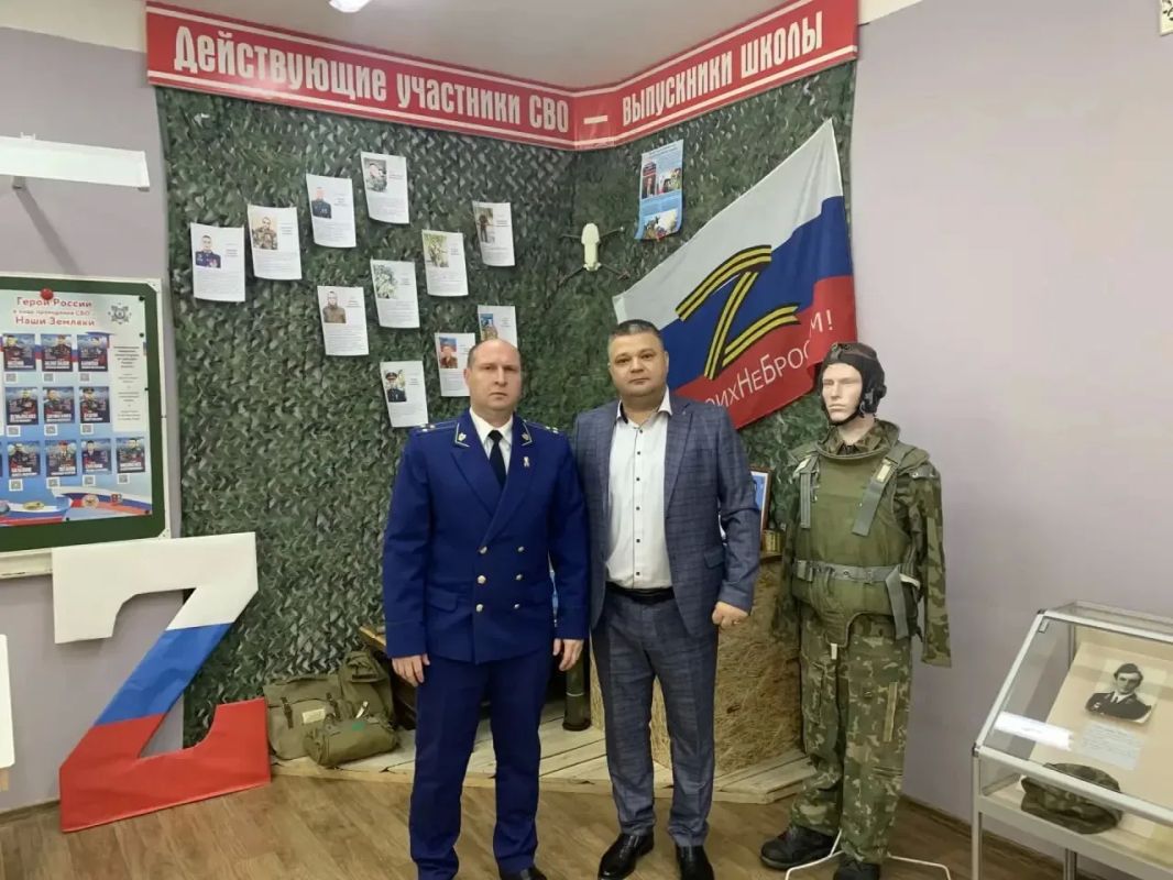 В районах Саратовской области работники прокуратуры приняли участие в торжественных линейках ко Дню знаний В районах Саратовской области работники прокуратуры приняли участие в торжественных линейках ко Дню знаний