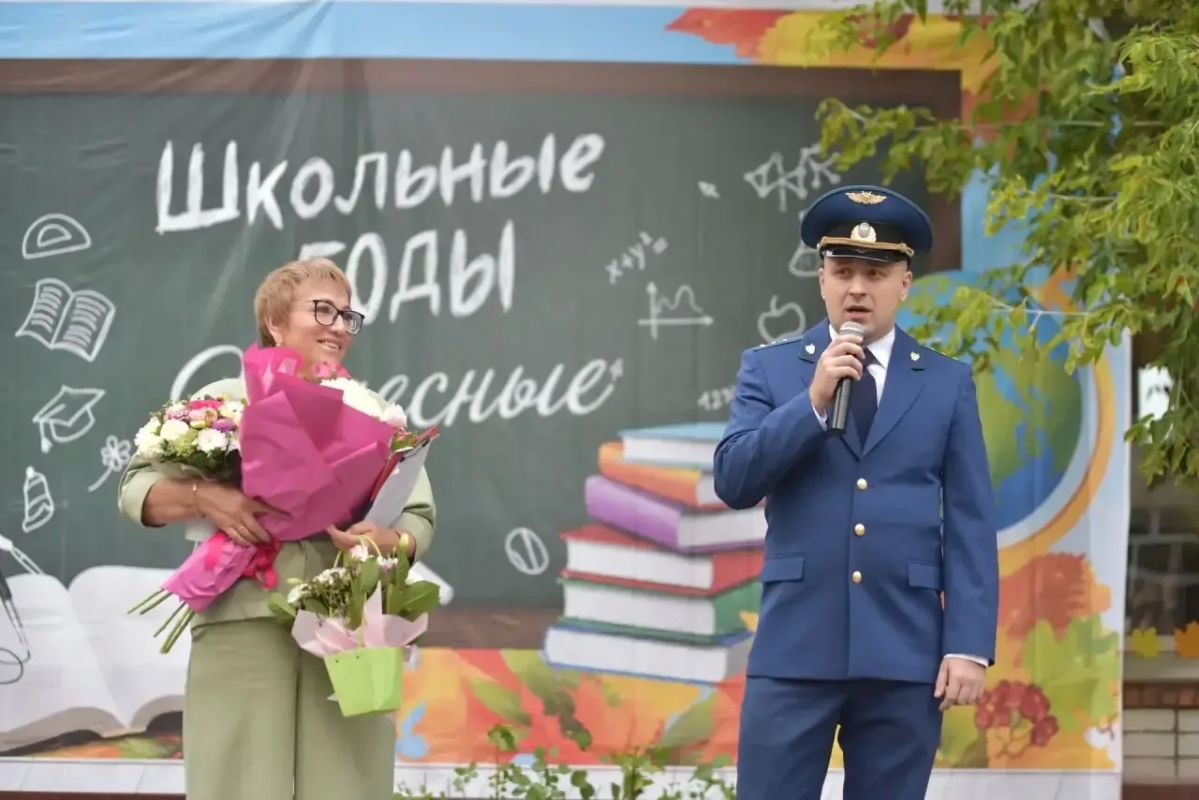 В Балаково работники прокуратуры приняли участие в мероприятиях, посвященных Дню знаний В Балаково работники прокуратуры приняли участие в мероприятиях, посвященных Дню знаний