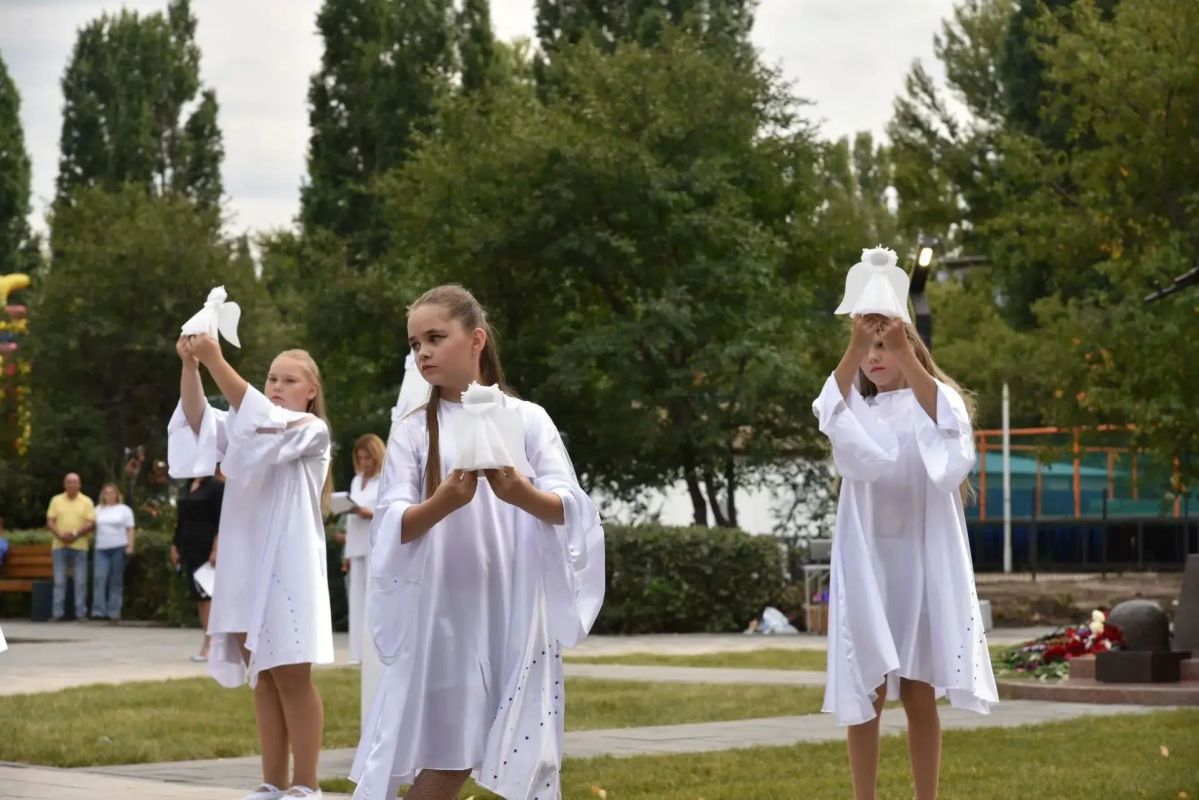 В обновленном сквере имени Вячеслава Малярова прошла акция «Память жива» В обновленном сквере имени Вячеслава Малярова прошла акция «Память жива»