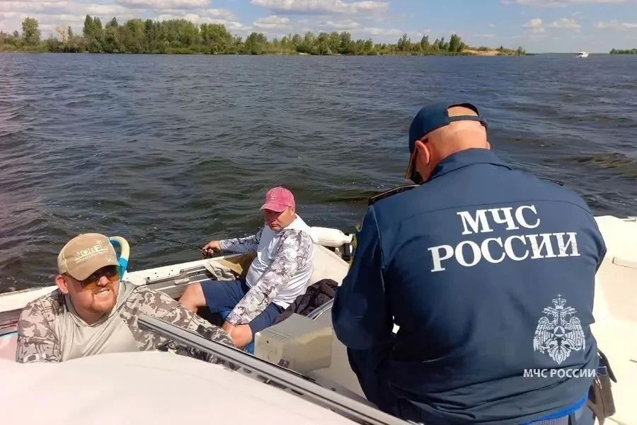 ГИМС патрулирует водоемы. Ежедневно инспекторы патрулируют акваторию ГИМС патрулирует водоемы. Ежедневно инспекторы патрулируют акваторию