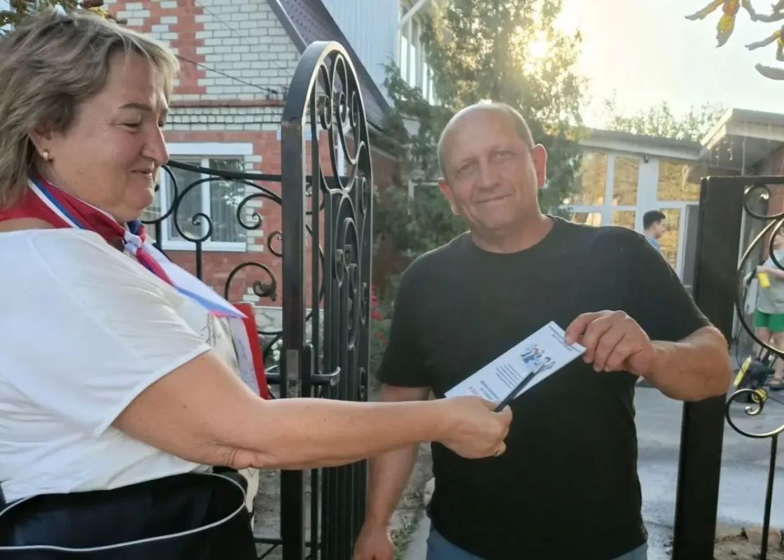 В Энгельсском районе продолжается проект адресного информирования избирателей «ИнформУИК» В Энгельсском районе продолжается проект адресного информирования избирателей «ИнформУИК»