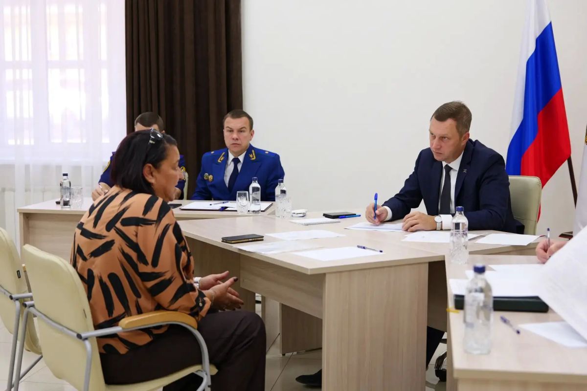 Прокурор Саратовской области Роман Пантелеев принял участие в приеме граждан, проведенном Губернатором региона Прокурор Саратовской области Роман Пантелеев принял участие в приеме граждан, проведенном Губернатором региона