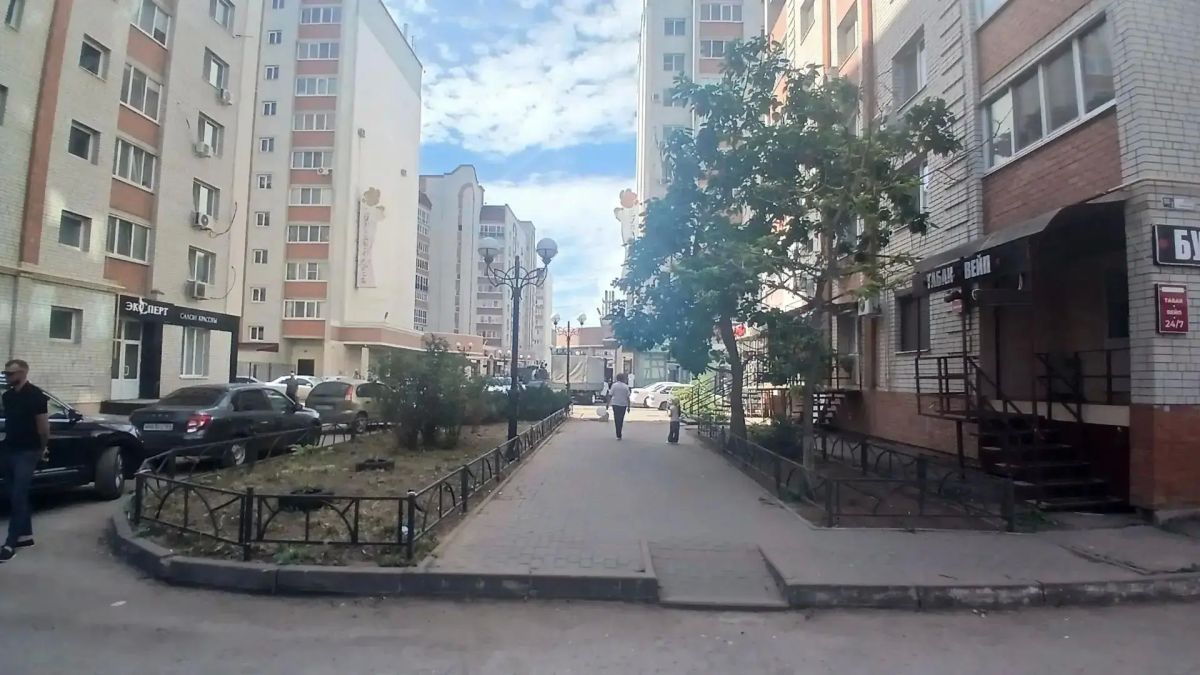 По поручению главы района Максима Леонова продолжается работа по комплексному благоустройству нескольких кварталов, расположенных вблизи «Бульвара роз» По поручению главы района Максима Леонова продолжается работа по комплексному благоустройству нескольких кварталов, расположенных вблизи «Бульвара роз»