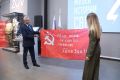 Делегация Запорожской области передала музею истории СВО знамя с позывными саратовских бойцов