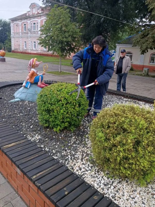 «Комбинат благоустройства» продолжает работы по ликвидации подтоплений и содержанию улиц города «Комбинат благоустройства» продолжает работы по ликвидации подтоплений и содержанию улиц города