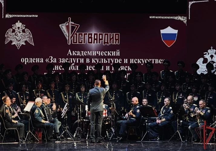 Академический ансамбль песни и пляски с триумфом выступил в Саратове Академический ансамбль песни и пляски с триумфом выступил в Саратове