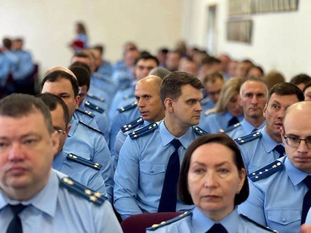 В прокуратуре Саратовской области состоялось заседание коллегии по вопросам участия прокуроров в судебных стадиях уголовного судопроизводства В прокуратуре Саратовской области состоялось заседание коллегии по вопросам участия прокуроров в судебных стадиях уголовного судопроизводства