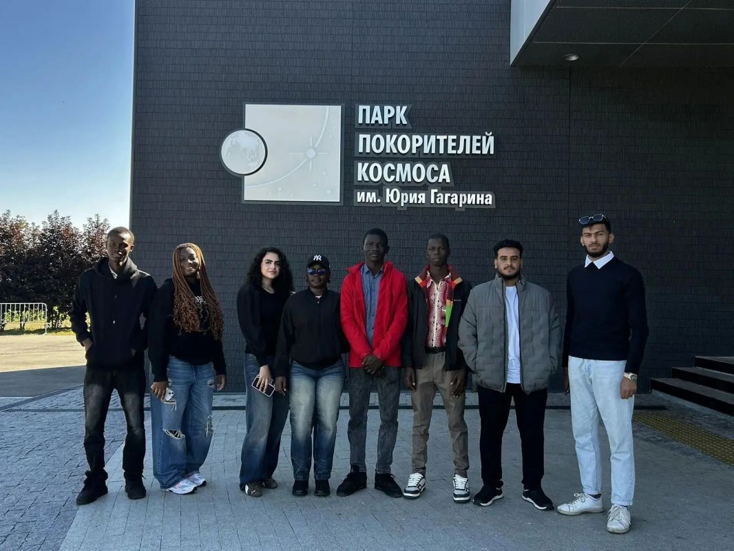 Иностранные студенты познакомились с русской культурой и историей освоения космоса Иностранные студенты познакомились с русской культурой и историей освоения космоса