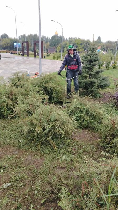 Благоустройство Балаково сегодня: откачка воды, сбор мусора, очистка дорог и тротуаров Благоустройство Балаково сегодня: откачка воды, сбор мусора, очистка дорог и тротуаров