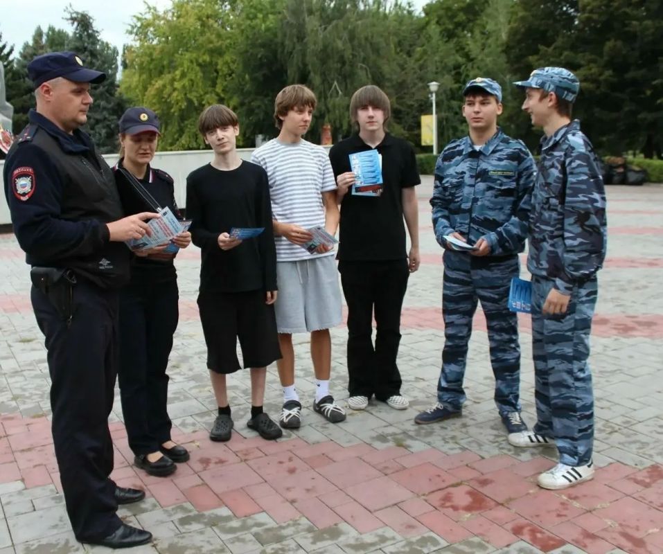 Участник конкурса «Народный участковый» стал одним из организаторов профилактического мероприятия для граждан Участник конкурса «Народный участковый» стал одним из организаторов профилактического мероприятия для граждан