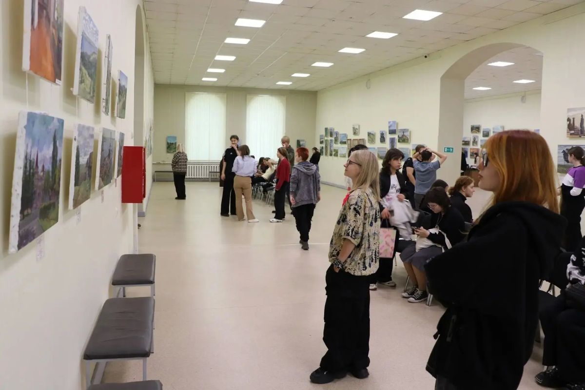 В Боголюбовском училище открылась выставка по итогам фестиваля «Хвалынские этюды К. С. Петрова-Водкина» В Боголюбовском училище открылась выставка по итогам фестиваля «Хвалынские этюды К. С. Петрова-Водкина»