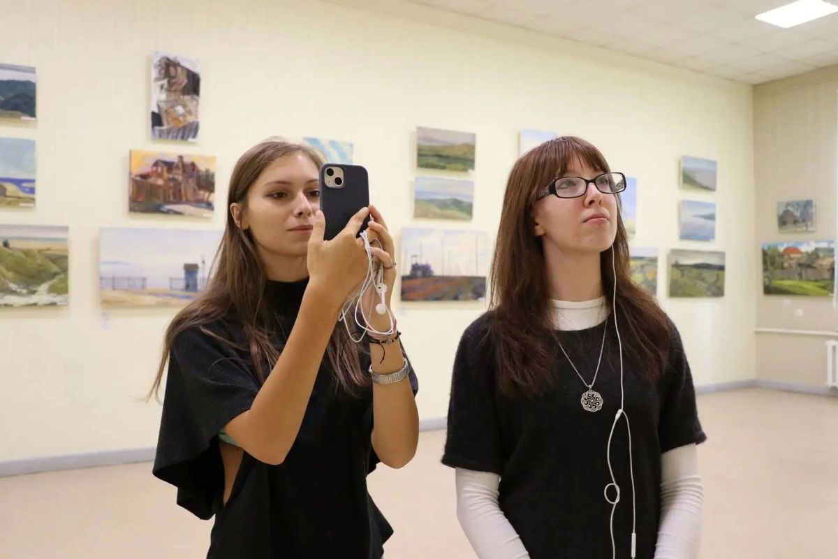 В Боголюбовском училище открылась выставка по итогам фестиваля «Хвалынские этюды К. С. Петрова-Водкина» В Боголюбовском училище открылась выставка по итогам фестиваля «Хвалынские этюды К. С. Петрова-Водкина»