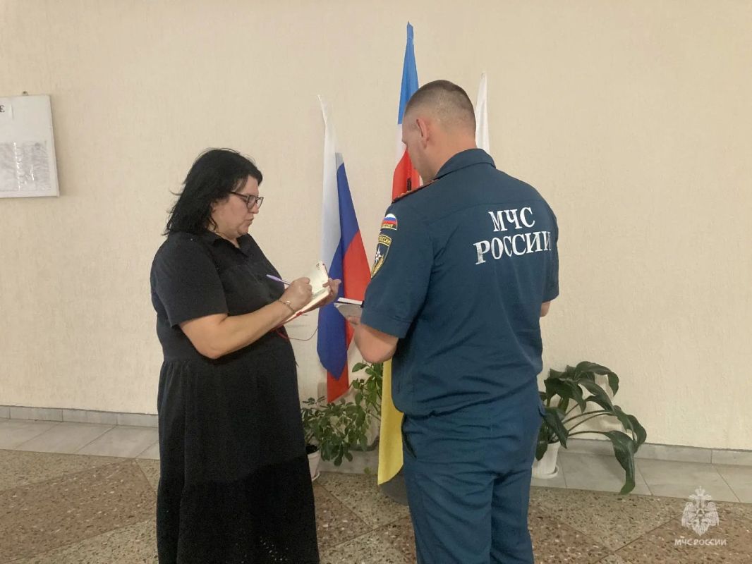 Выборы. Сотрудники МЧС региона будут обеспечивать безопасность граждан на избирательных участках в единый день голосования Выборы. Сотрудники МЧС региона будут обеспечивать безопасность граждан на избирательных участках в единый день голосования