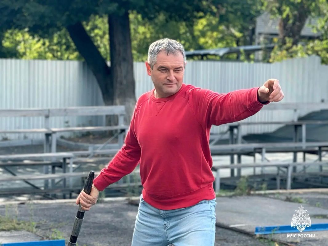 В "городки". В течение трёх дней на стадионе «Локомотив» проходил турнир по городошному спорту среди сотрудников Главного управления МЧС России по Саратовской области В "городки". В течение трёх дней на стадионе «Локомотив» проходил турнир по городошному спорту среди сотрудников Главного управления МЧС России по Саратовской области