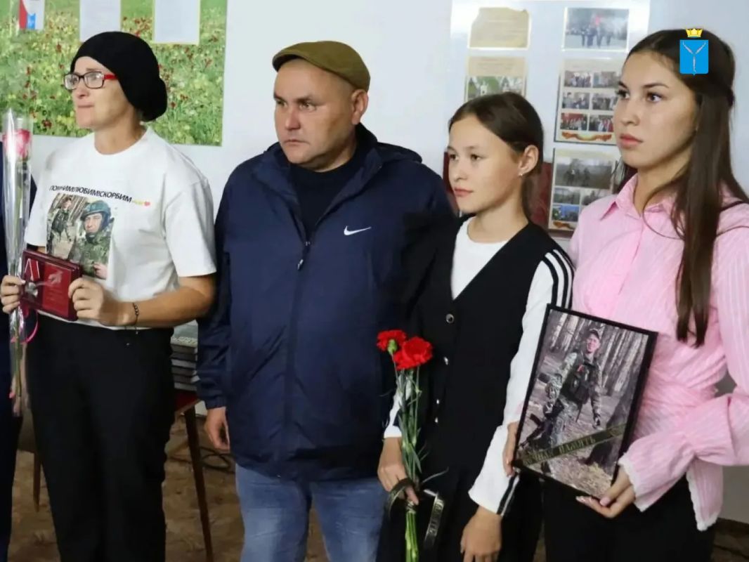 Семьям погибших бойцов передали госнаграды Семьям погибших бойцов передали госнаграды