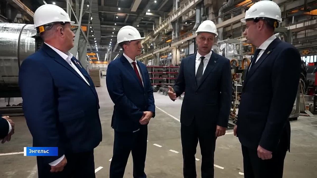 Губернатор Саратовской области Роман Бусаргин посетил Энгельсский район