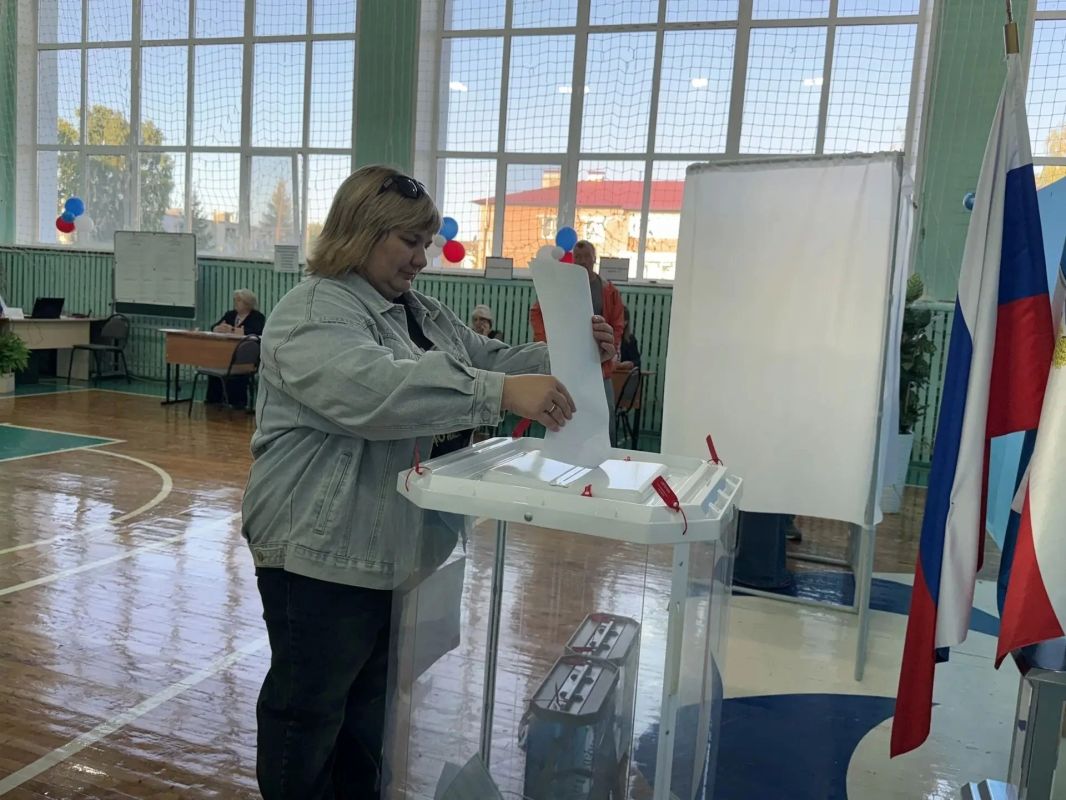 #ЕДГ2026. Саратовская область голосует: активность избирателей растет с каждым часом! По всей нашей области работают избирательные участки #ЕДГ2026. Саратовская область голосует: активность избирателей растет с каждым часом! По всей нашей области работают избирательные участки