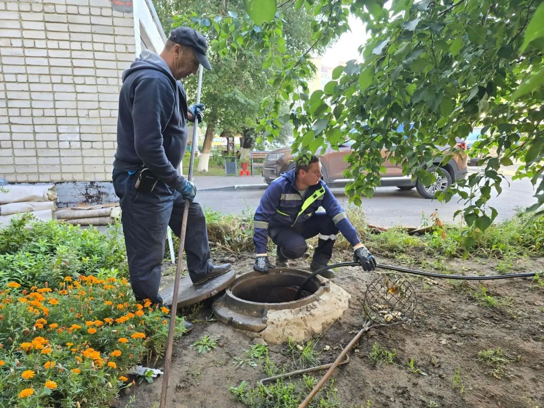 По поручению губернатора Романа Бусаргина проведены работы по устранению коммунальной аварии в многоквартирном доме №14 по улице Тельмана По поручению губернатора Романа Бусаргина проведены работы по устранению коммунальной аварии в многоквартирном доме №14 по улице Тельмана