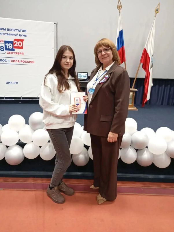 #ЕДГ2026 #РоссияГолосует. Их первый выбор: саратовцы, голосующие впервые, уже сделали свой шаг Среди тех, кто сегодня пришёл на участки, есть особенные избиратели – те, для кого эти выборы стали первыми в жизни #ЕДГ2026 #РоссияГолосует. Их первый выбор: саратовцы, голосующие впервые, уже сделали свой шаг Среди тех, кто сегодня пришёл на участки, есть особенные избиратели – те, для кого эти выборы стали первыми в жизни