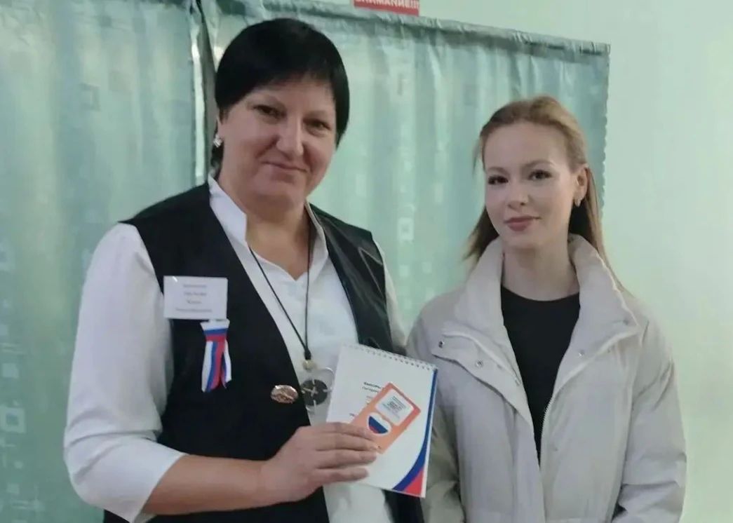#ЕДГ2026. Первый голос — первый шаг во взрослую жизнь! Сегодня на избирательных участках Энгельсского района особенно много молодых лиц #ЕДГ2026. Первый голос — первый шаг во взрослую жизнь! Сегодня на избирательных участках Энгельсского района особенно много молодых лиц
