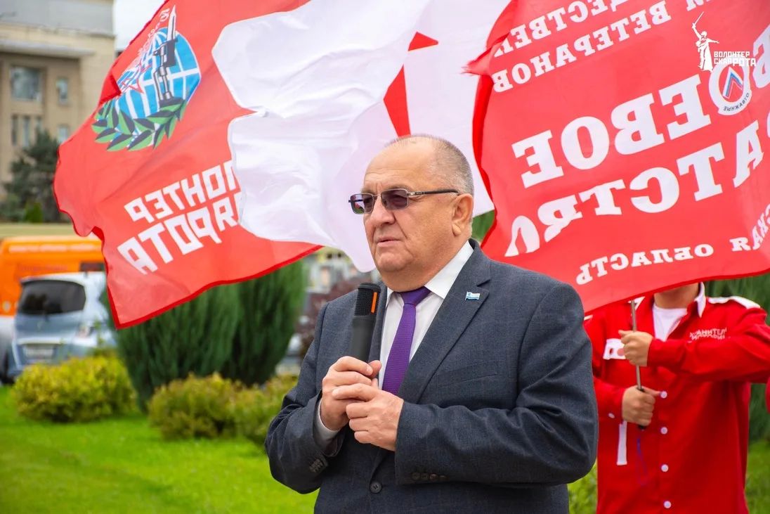 В Саратове почтили память Героя России В Саратове почтили память Героя России