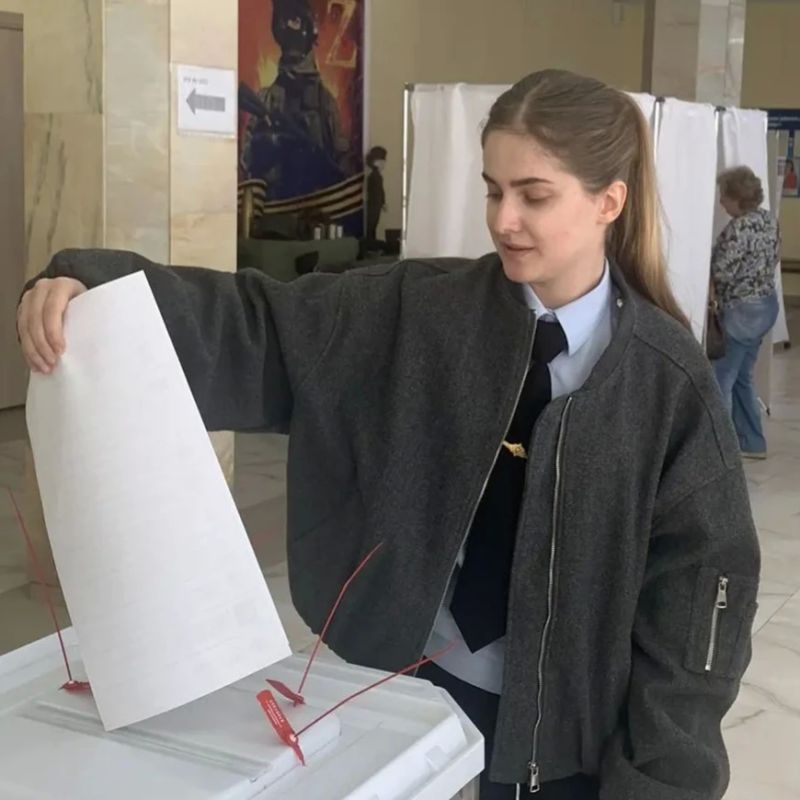#ЕДГ2026. На участках Энгельсского района — много тех, кто голосует впервые! Сегодня на избирательных участках ЭМР особенно заметно молодёжь #ЕДГ2026. На участках Энгельсского района — много тех, кто голосует впервые! Сегодня на избирательных участках ЭМР особенно заметно молодёжь