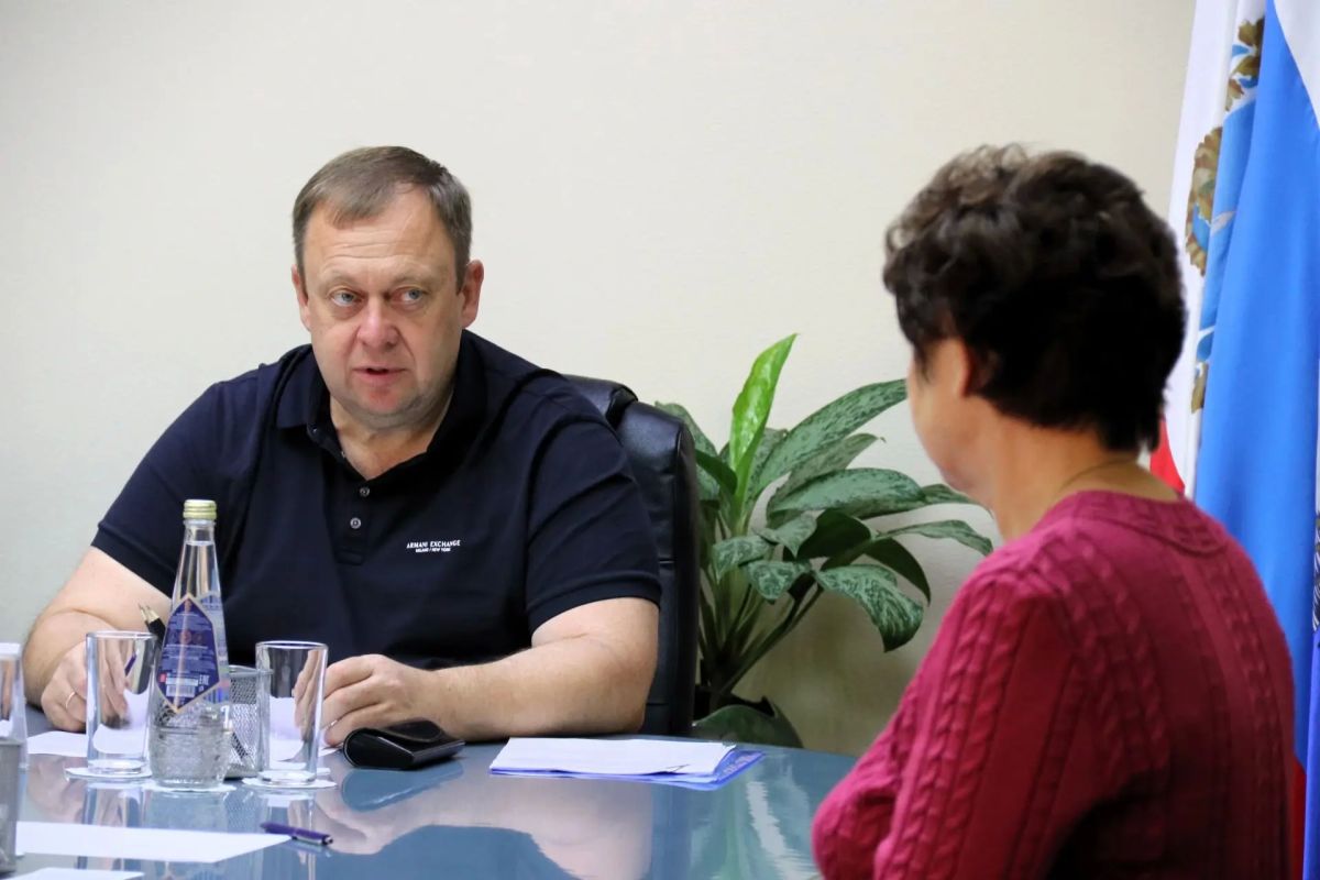 Сегодня министр строительства и ЖКХ области Михаил Бутылкин провел личный прием граждан в администрации Татищевского района Сегодня министр строительства и ЖКХ области Михаил Бутылкин провел личный прием граждан в администрации Татищевского района