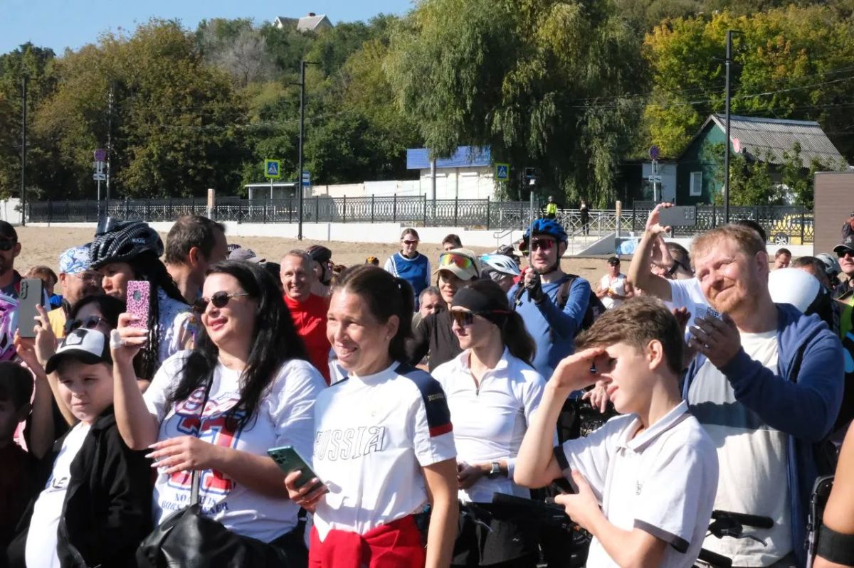 В Саратове на велопараде были Человек-паук, Йода и банан! В Саратове на велопараде были Человек-паук, Йода и банан!