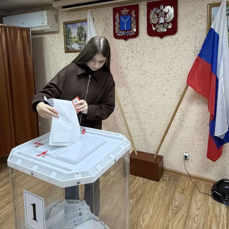 #ЕДГ2026. На участках Энгельсского района — много тех, кто голосует впервые! Сегодня на избирательных участках ЭМР особенно заметно молодёжь #ЕДГ2026. На участках Энгельсского района — много тех, кто голосует впервые! Сегодня на избирательных участках ЭМР особенно заметно молодёжь