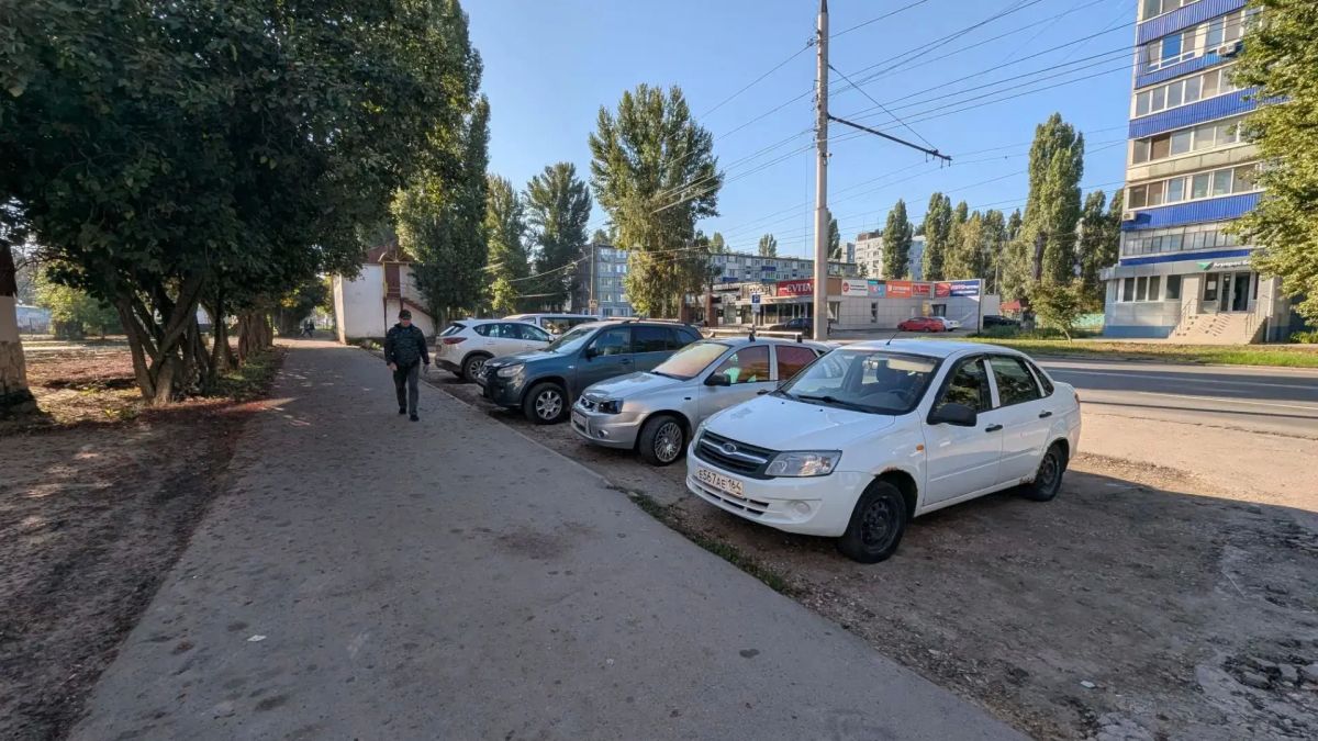 В сквере имени Вячеслава Малярова началось строительство основания под детскую площадку В сквере имени Вячеслава Малярова началось строительство основания под детскую площадку
