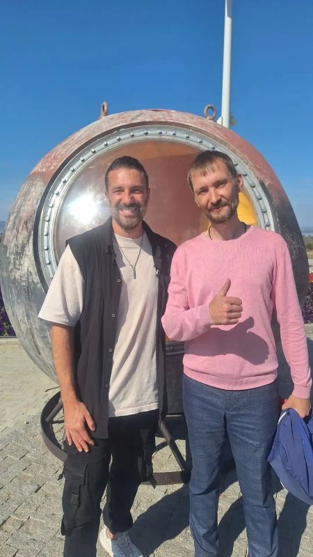 Съёмочную группу тревелшоу «Поедем, поедим!» угощали в Парке покорителей космоса Съёмочную группу тревелшоу «Поедем, поедим!» угощали в Парке покорителей космоса