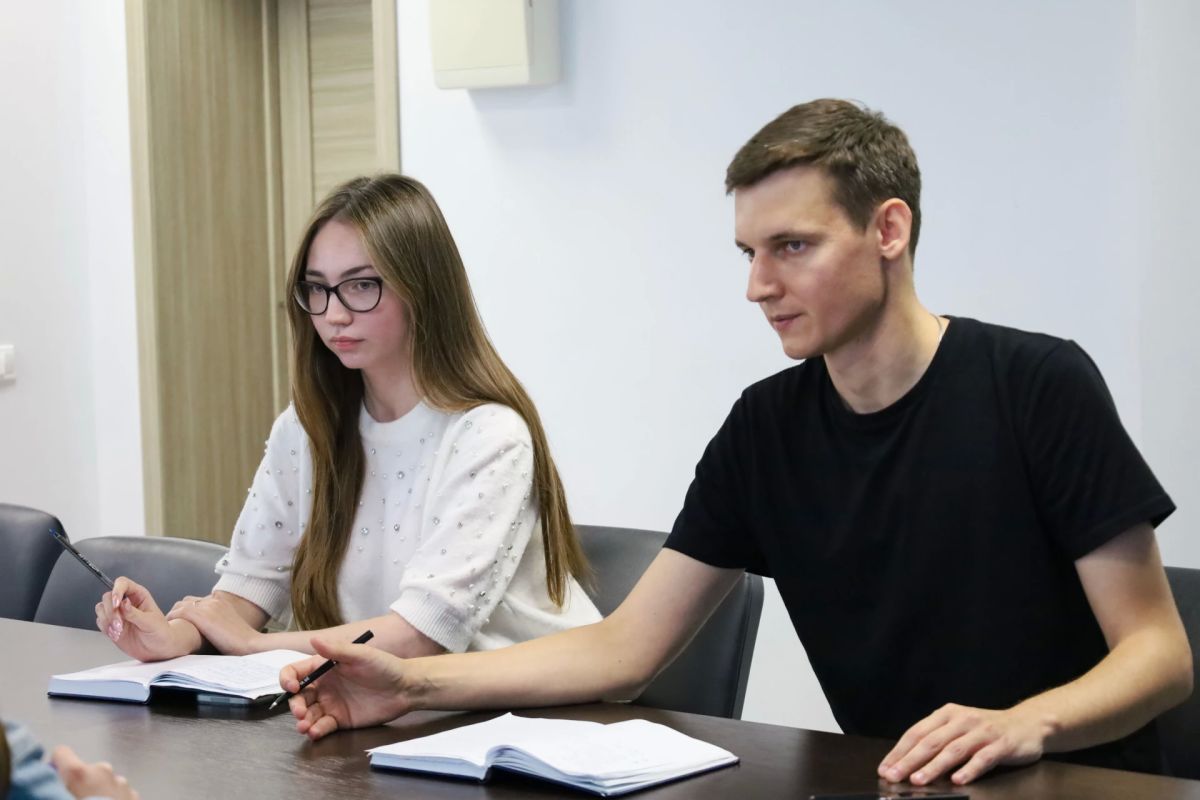 В Саратовской области обсудили создание центров креативных индустрий В Саратовской области обсудили создание центров креативных индустрий