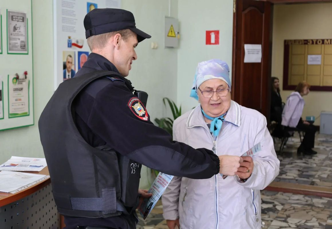 В Саратовской области сотрудники полиции обеспечили правопорядок и безопасность граждан на выборах депутатов Государственной Думы Федерального Собрания Российской Федерации В Саратовской области сотрудники полиции обеспечили правопорядок и безопасность граждан на выборах депутатов Государственной Думы Федерального Собрания Российской Федерации