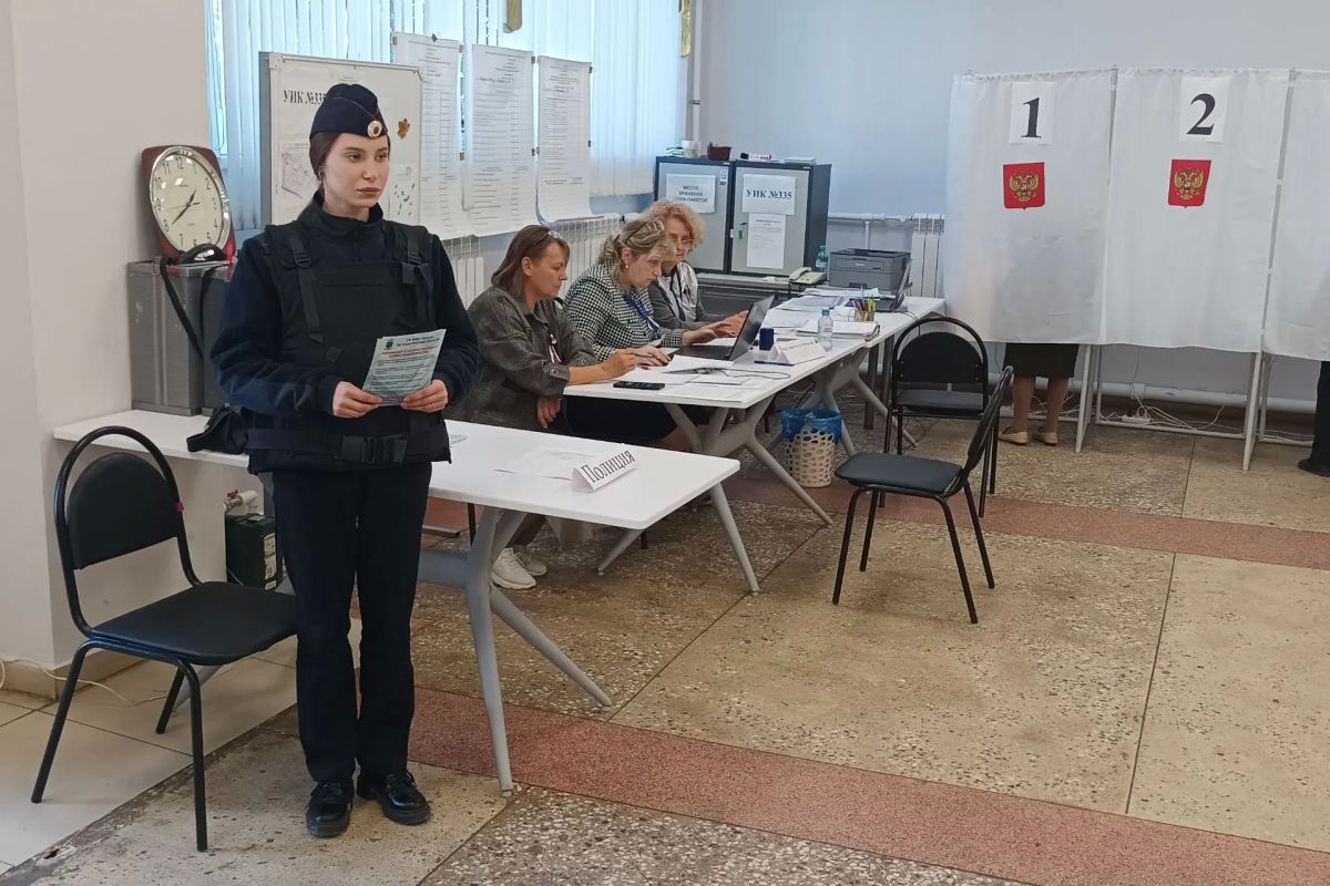 В Саратовской области сотрудники полиции обеспечили правопорядок и безопасность граждан на выборах депутатов Государственной Думы Федерального Собрания Российской Федерации В Саратовской области сотрудники полиции обеспечили правопорядок и безопасность граждан на выборах депутатов Государственной Думы Федерального Собрания Российской Федерации