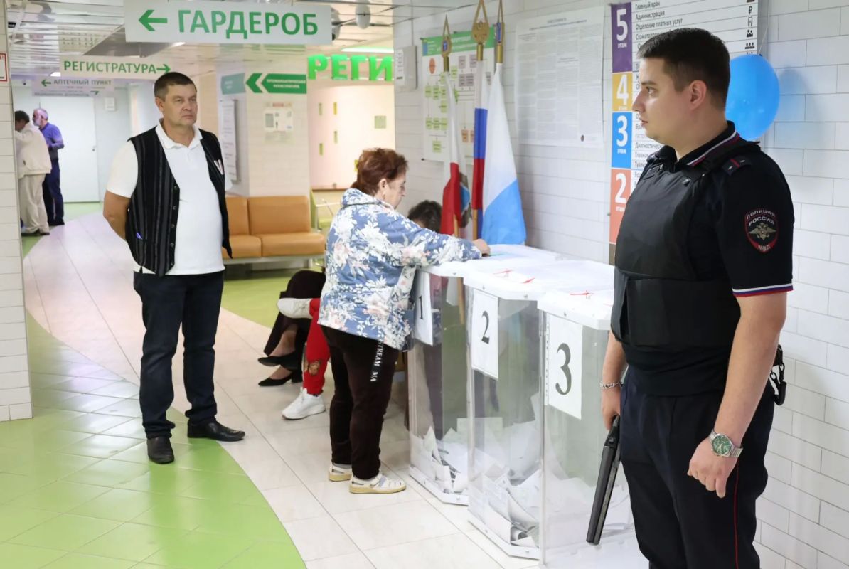 В Саратовской области сотрудники полиции обеспечили правопорядок и безопасность граждан на выборах депутатов Государственной Думы Федерального Собрания Российской Федерации В Саратовской области сотрудники полиции обеспечили правопорядок и безопасность граждан на выборах депутатов Государственной Думы Федерального Собрания Российской Федерации