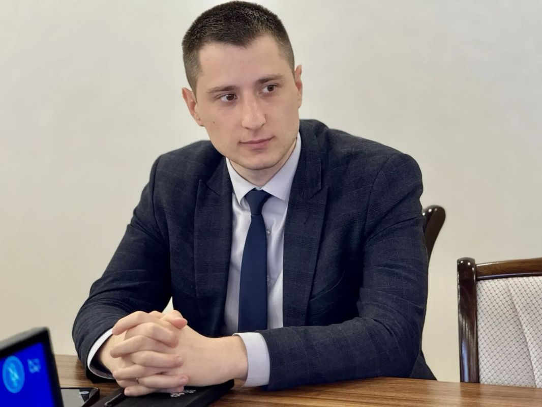 В прокуратуре области состоялась очередная встреча с лектором Российского общества «Знание» В прокуратуре области состоялась очередная встреча с лектором Российского общества «Знание»