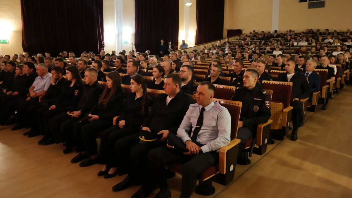В Главном управлении МВД России по Саратовской области состоялась встреча с титулованным спортсменом Джеффом Монсоном – легендарным бойцом грэпплинга и смешанных единоборств В Главном управлении МВД России по Саратовской области состоялась встреча с титулованным спортсменом Джеффом Монсоном – легендарным бойцом грэпплинга и смешанных единоборств