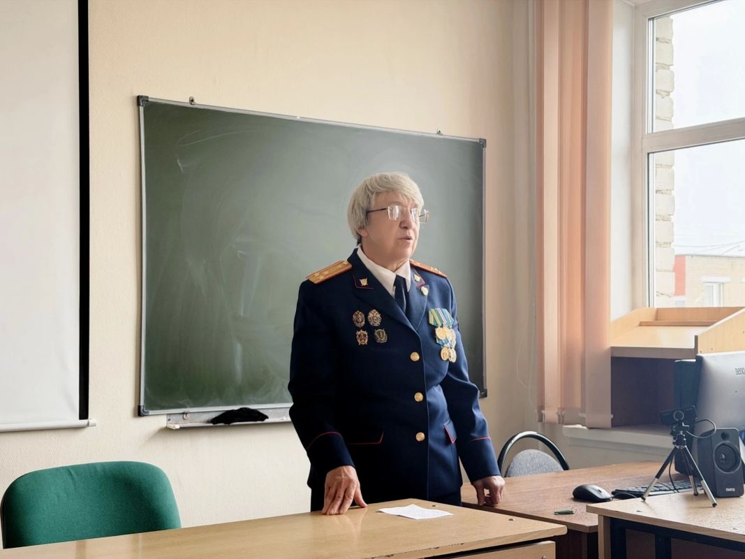 Представитель региональной общественной организации «Союз ветеранов следствия» Республики Карелии Т.В. Чигрина приняла участие в профориентационной встрече со студентами Представитель региональной общественной организации «Союз ветеранов следствия» Республики Карелии Т.В. Чигрина приняла участие в профориентационной встрече со студентами
