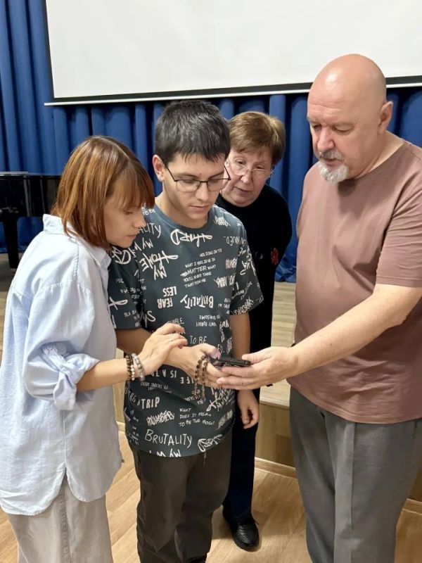 Саратовцам показали мультфильм по эскимосским сказкам с голосом Дроздова Саратовцам показали мультфильм по эскимосским сказкам с голосом Дроздова