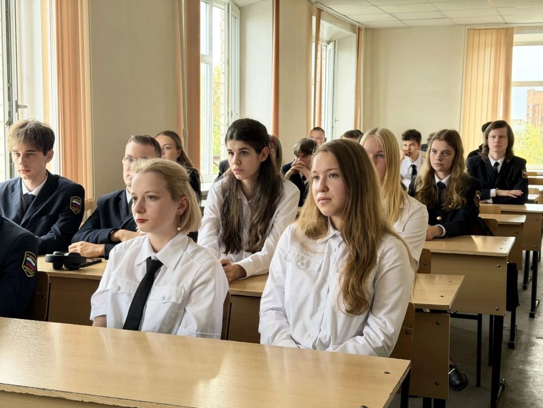 Представитель региональной общественной организации «Союз ветеранов следствия» Республики Карелии Т.В. Чигрина приняла участие в профориентационной встрече со студентами Представитель региональной общественной организации «Союз ветеранов следствия» Республики Карелии Т.В. Чигрина приняла участие в профориентационной встрече со студентами