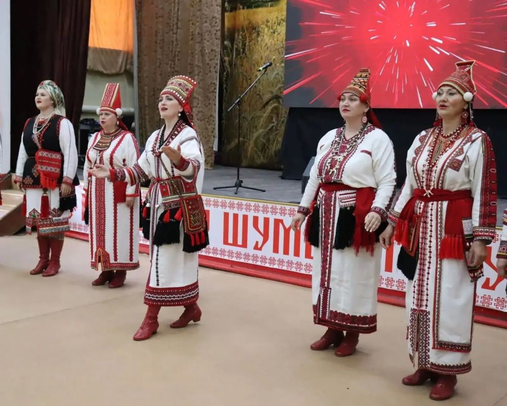 Сегодня в рамках рубрики #ИсториясГеографией отправимся на праздник мордовской культуры #Шумбрат, который собрал сотни гостей на Петровской земле Сегодня в рамках рубрики #ИсториясГеографией отправимся на праздник мордовской культуры #Шумбрат, который собрал сотни гостей на Петровской земле
