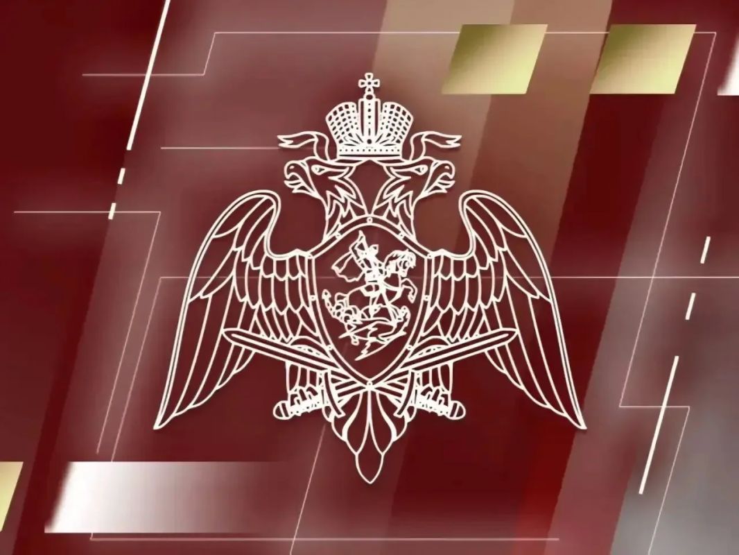 Первый заместитель директора Росгвардии генерал-полковник Юрий Яшин поздравил Героя России генерал-полковника Анатолия Романова