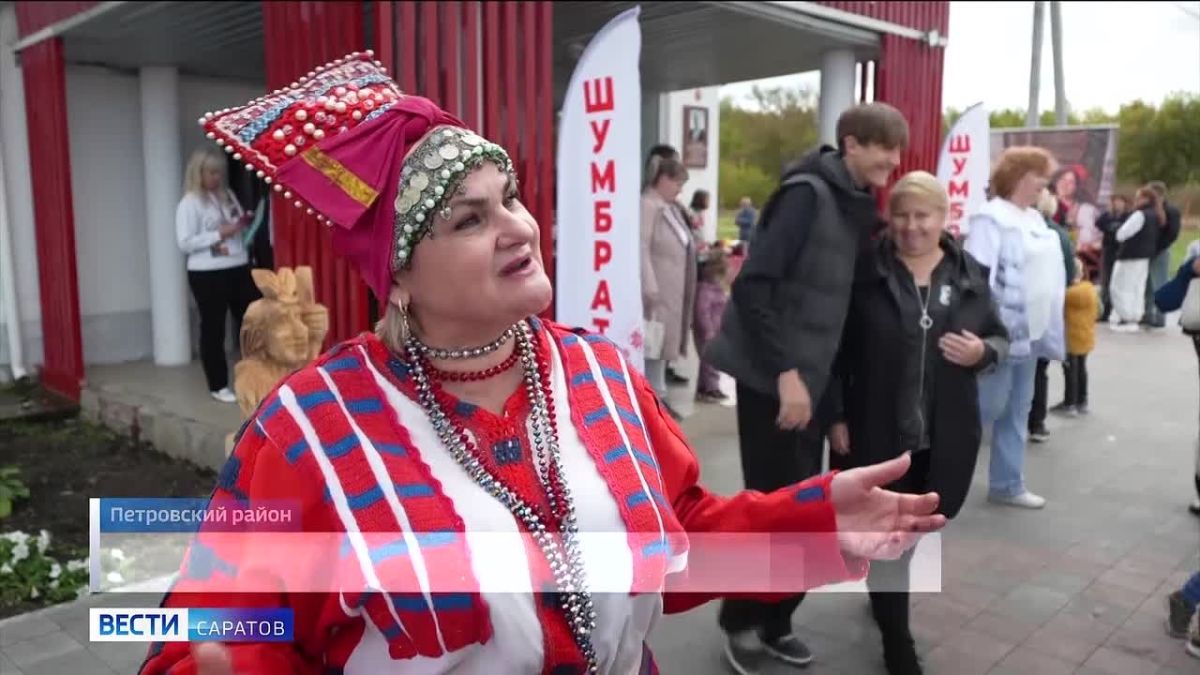 Аромат свежей выпечки, блеск казачьих шашек и песни, от которых захватывает дух
