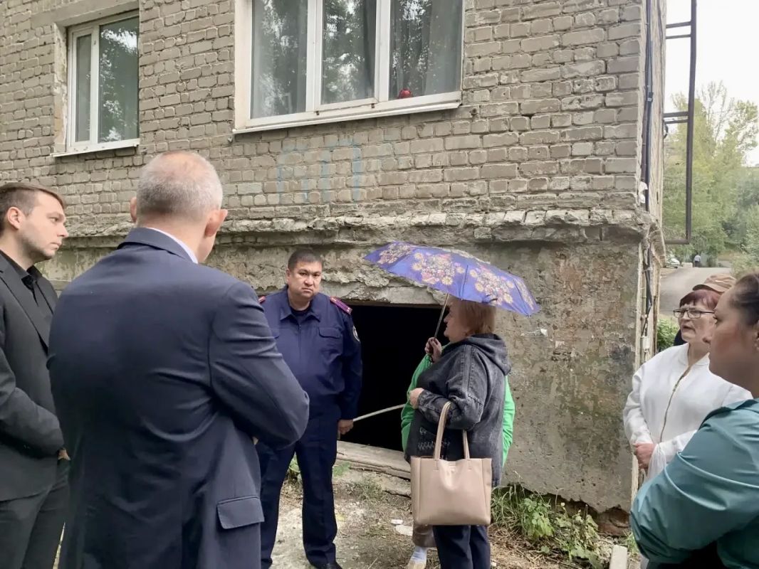 Руководитель территориального следственного отдела провёл личный приём граждан по вопросам аварийного жилья Руководитель территориального следственного отдела провёл личный приём граждан по вопросам аварийного жилья