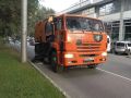 Уборка города. Коммунальные службы осуществляют уборку дорог и тротуаров, мойку и ремонт остановочных павильонов, уход за зелеными зонами, подбор мусора, а также ремонт дорожных знаков и ограждений