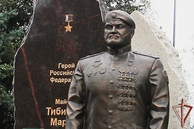 В Северной Осетии открыли памятник Герою России Марату Тибилову В Северной Осетии открыли памятник Герою России Марату Тибилову